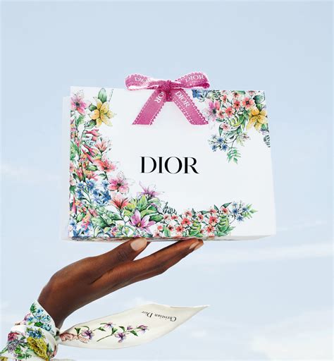 Dior Gift Sets: Perfume, Cosmetics, Beauty Sets .